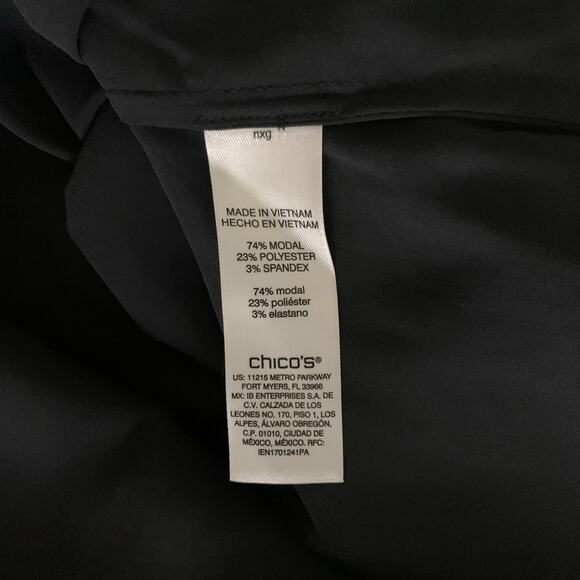 NWT Chico's Top Women's Sz 3 (XL) Black Cut Away Shirred Neck Fresh Button Down - Picture 5 of 7